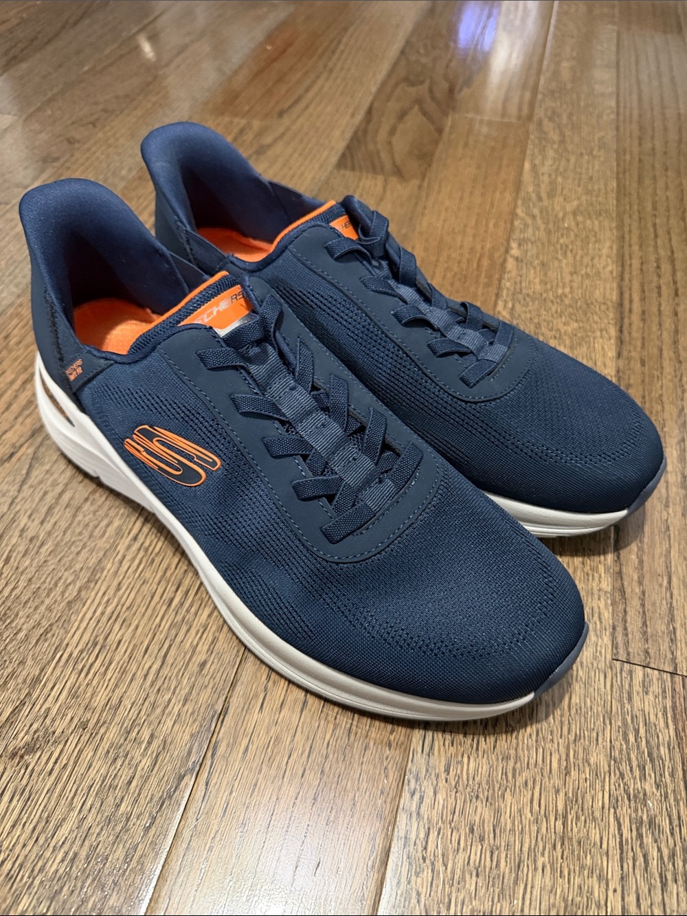 Skechers hands Free Swift Fit Mens 12 Navy/orange with arch comfort NEW